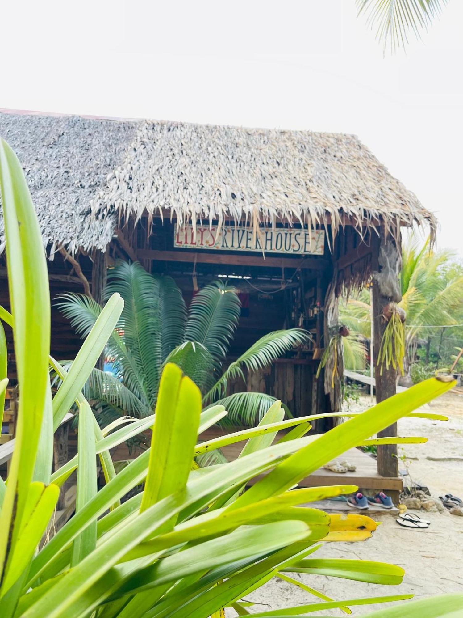 Lily'S Riverhouse Prek Svay Village Exterior photo